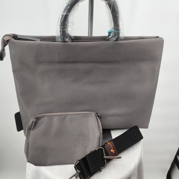 MONTANA WEST Gray 15" Waterproof Laptop Bag & Pouch NWT - Picture 9 of 9